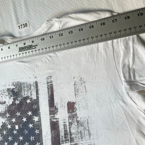 Apt. 9 Men’s Short Sleeve T-shirt size L, White, American Flag - Picture 2 of 8